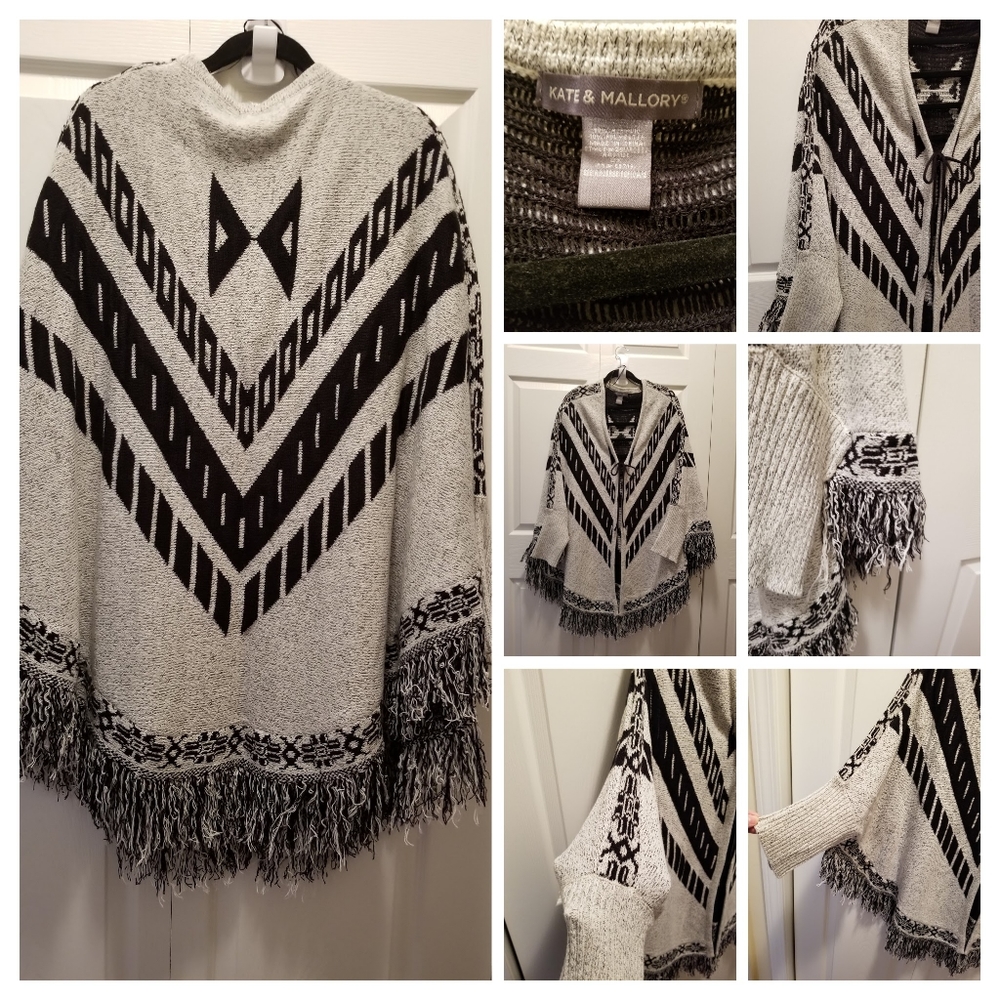 Ladies 2X pancho W/ Sleeves black and Gray